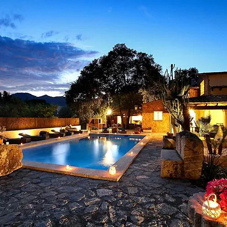 Encinas Villa